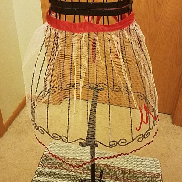 Vintage white netting 1/2 apron w/red M, red rickrack & grosgrain waist tie - Picture 1 of 4